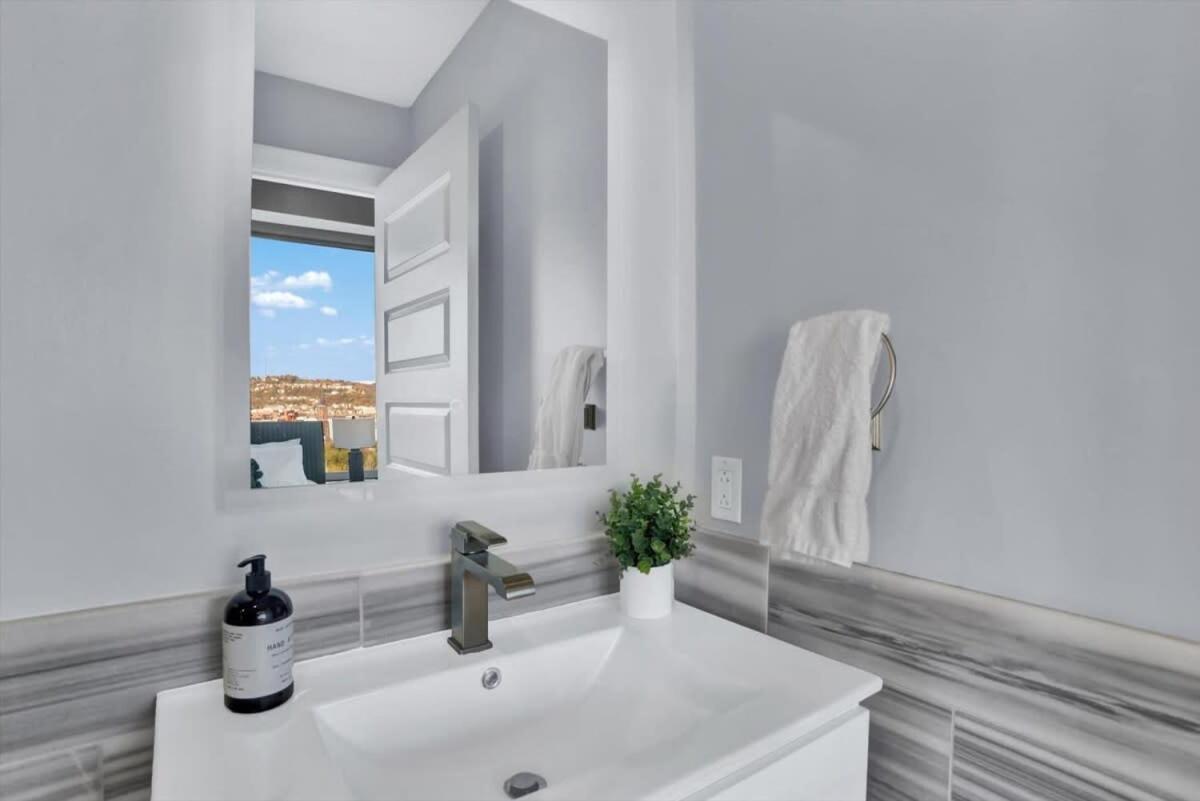Cozysuites Spacious 2Br, Ppg Paints Arena, Pitts 匹兹堡 外观 照片